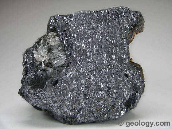 example of a non-metallic mineral resource